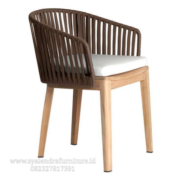 Kursi Cafe Kayu Solid Kombinasi Anyaman