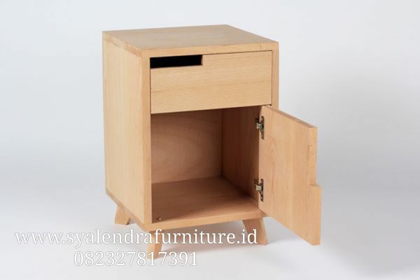 Meja Nakas Minimalis Model Pintu