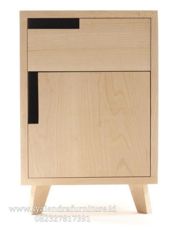 Meja Nakas Minimalis Model Pintu